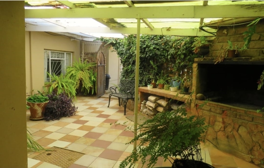 5 Bedroom Property for Sale in Uniondale Western Cape